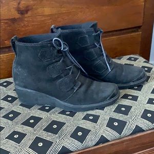 Sorel black suede waterproof boots